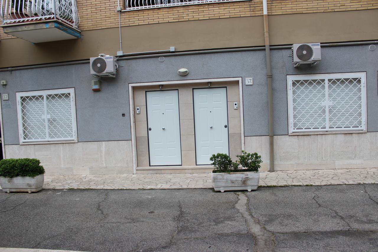 Ferienwohnung Locazione Turistica "Loft Roma Tiburtina" Exterior foto